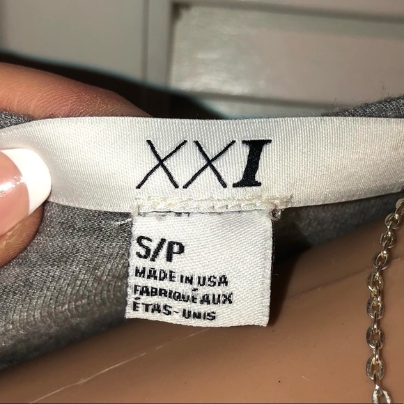 XXI Sleeveless Babydoll Knit Blouse Embroidered floral design Gray and Mauve S - Picture 6 of 7